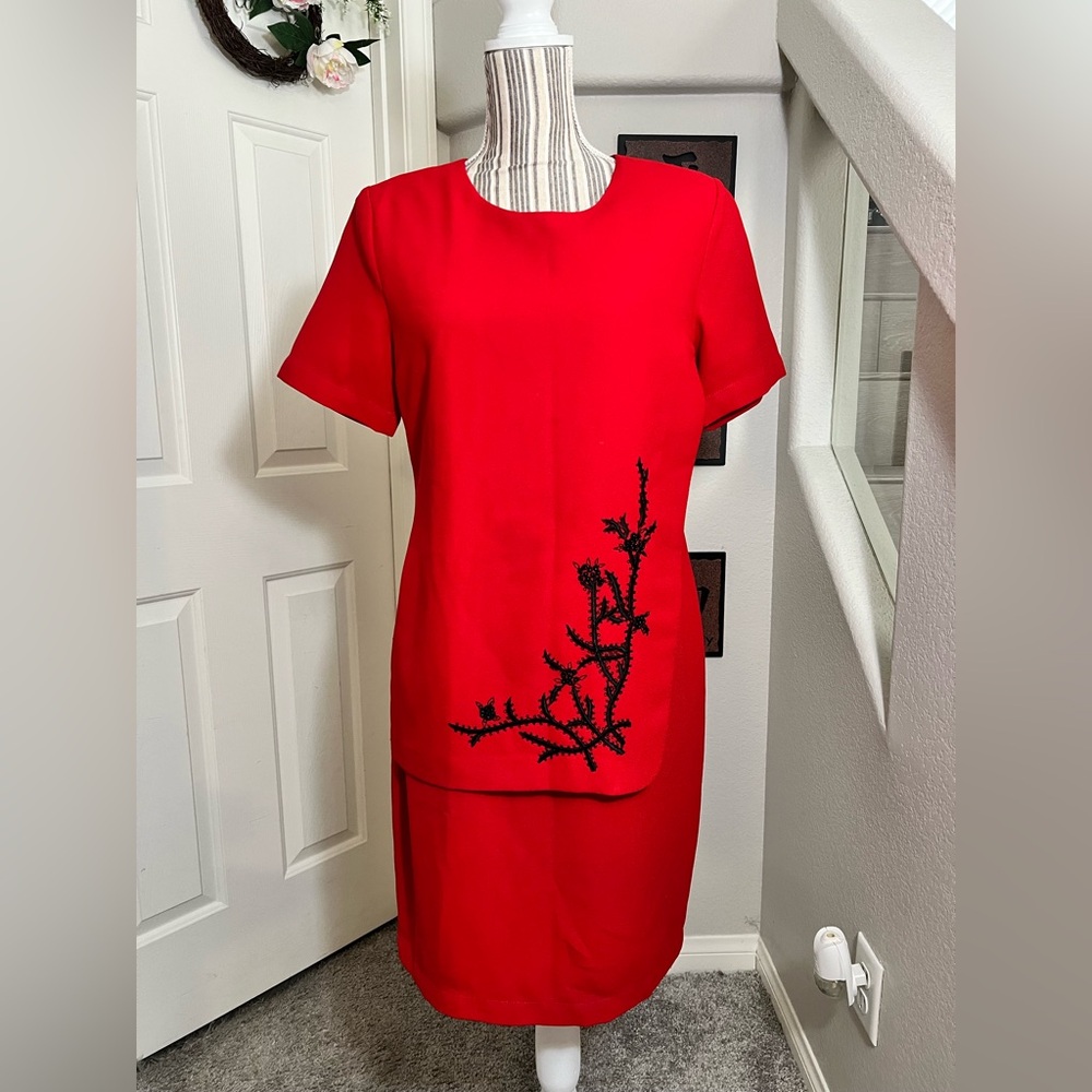 Oleg Cassini vintage red embroided short sleeve lined midi dress size 10
